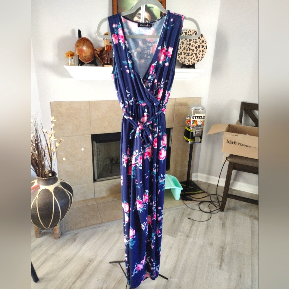 Vibrant Blue Pink White Floral Dress With V Neckline XXL Zattcas